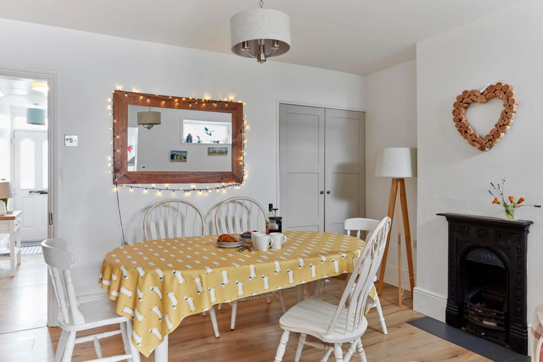 Spacious Coastal Cottage Close To Beach - Bailey Cottage Deal Exterior photo